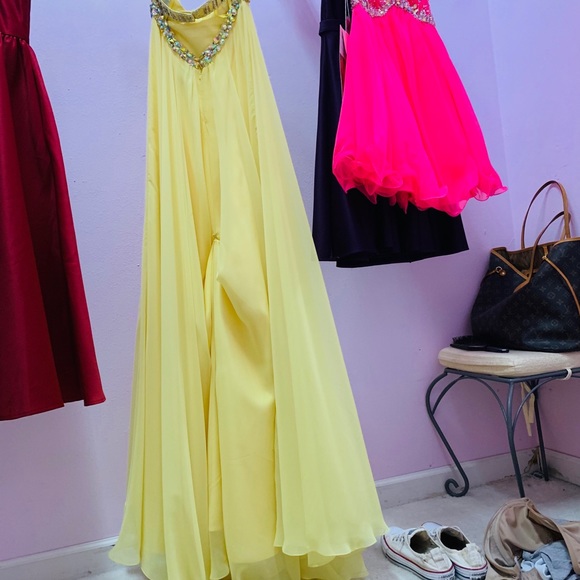 NEW WITH TAGS sunflower strappy dress with train! - Picture 3 of 8